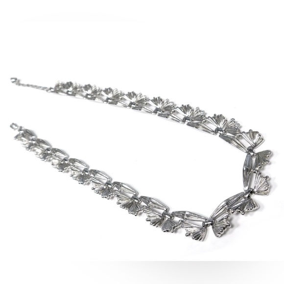 Vintage Crown Trifari Silvertone Statement 21.5” Necklace - SIGNED - Picture 1 of 6